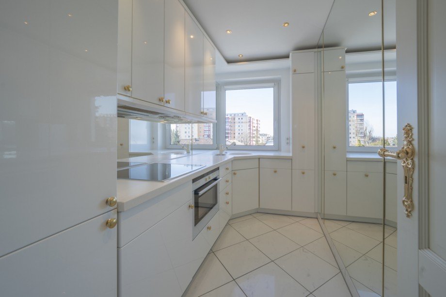 Edle K�che Etagenwohnung Germering