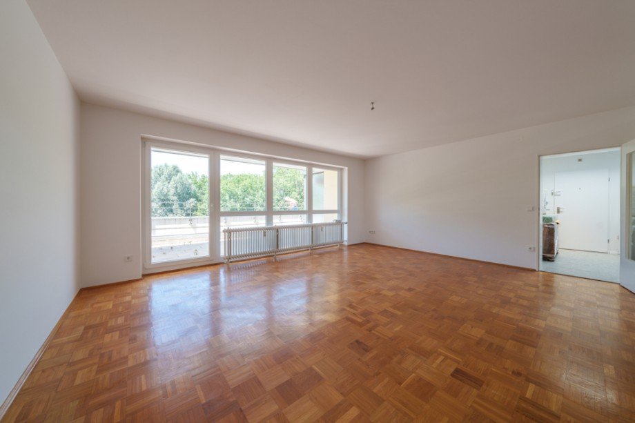 Wohnzimmmer Dachgeschosswohnung Gr�benzell