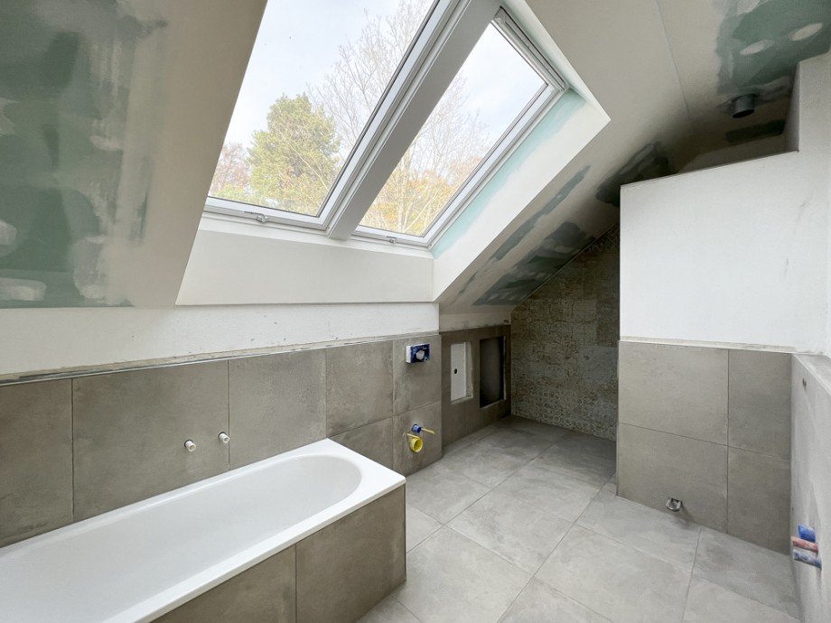 Bad DG Doppelhaush�lfte Gilching / Geisenbrunn