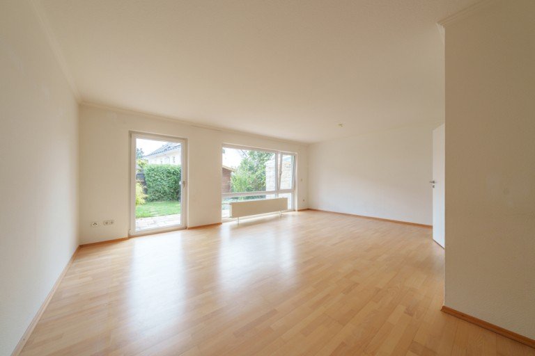 Wohnzimmer Germering Reihenmittelhaus SOPART IMMOBILIEN - Familienfreundliches, Reihenhaus - zentral und ruhig gelegen in Germering