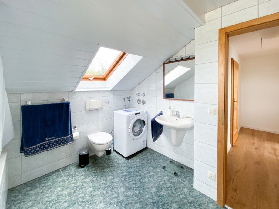Bad Dachgeschosswohnung Germering / Unterpfaffenhofen