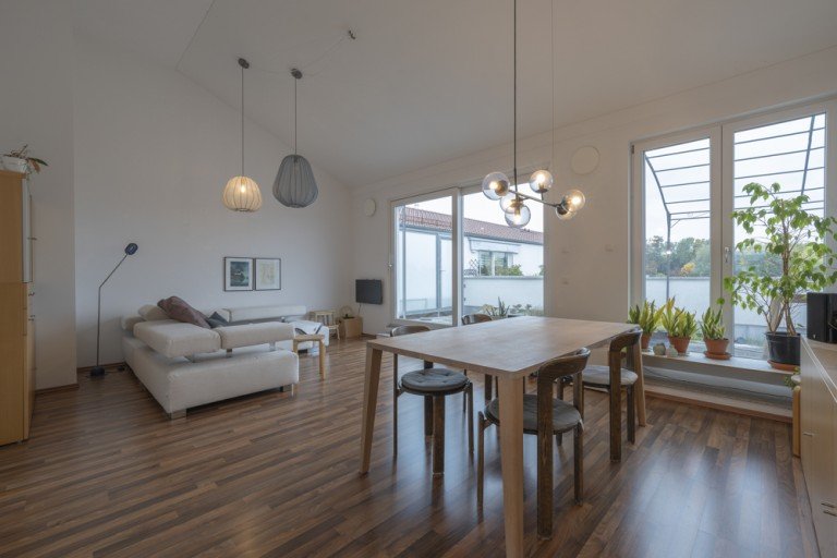 Wohnzimmer Puchheim / Puchheim-Bahnhof Penthousewohnung SOPART IMMOBILIEN - Exklusives Penthouse mit 2 Dachterrassen und direktem Aufzug in die Wohnung