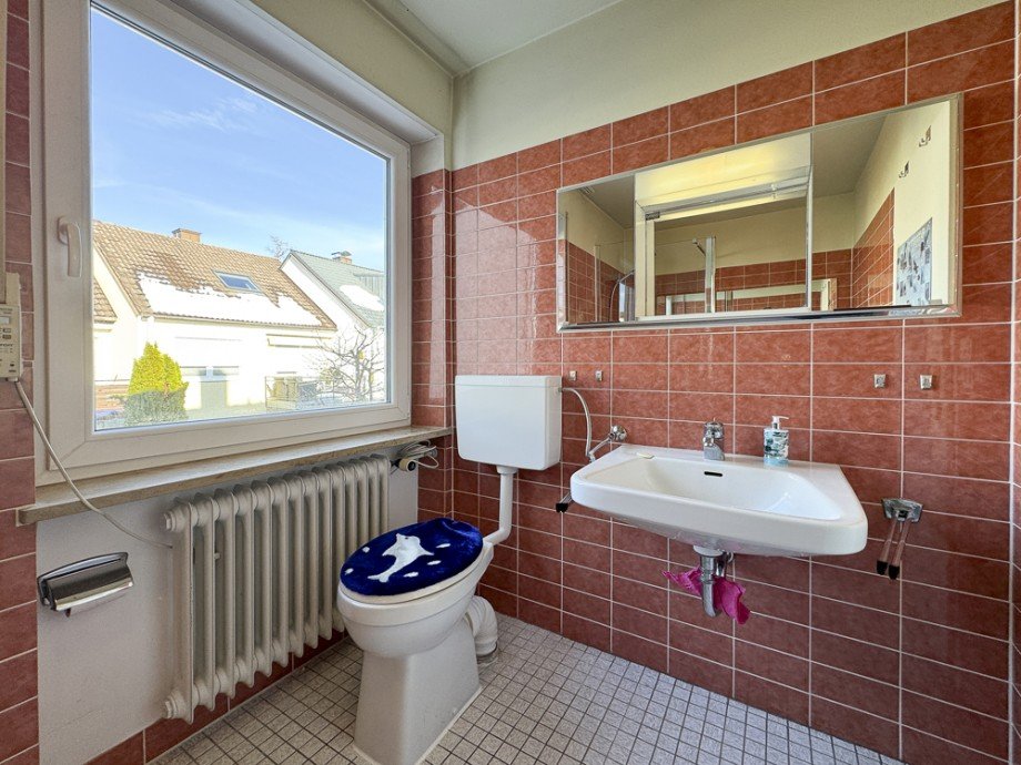 Bad im 1. OG Reihenmittelhaus Germering / Unterpfaffenhofen