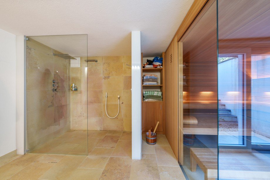 Exklusive Sauna- und Wellnesslandschaft Zweifamilienhaus Germering