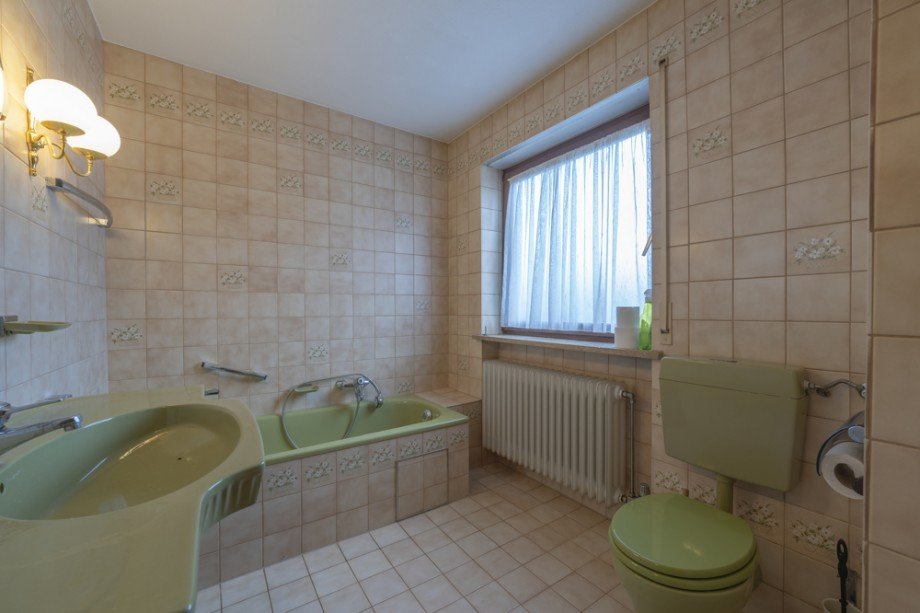Bad im OG Doppelhaush�lfte F�rstenfeldbruck
